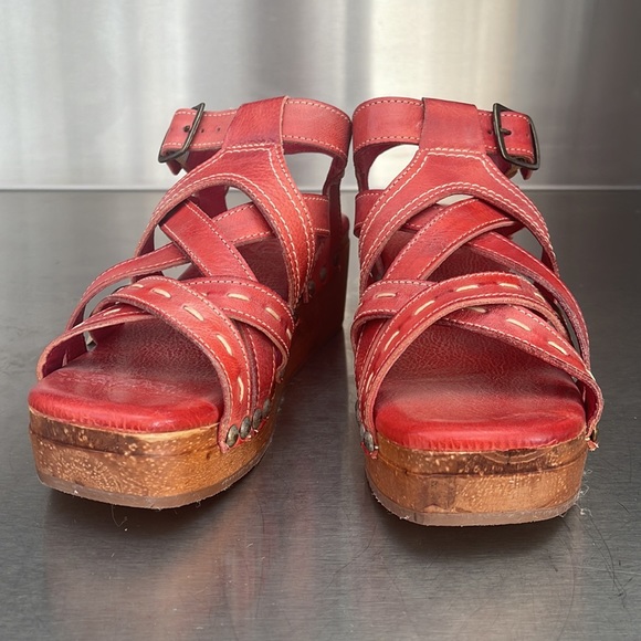Bed Stu “Shirley” strawberry red leather platform sandals. New in original box! - Picture 2 of 7